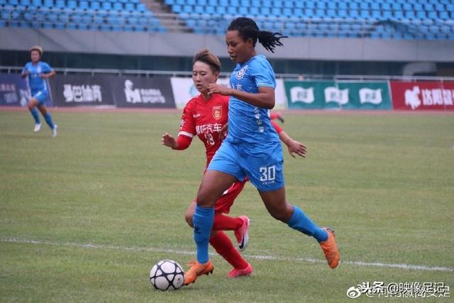 赛场早报：热刺客场惨败成焦点